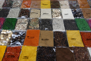 Bunte Gewürze auf Markt, Bali