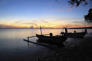 Boote im Morgengrauen an der Nordküste, Lovina, Bali