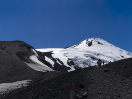 Landschaft am Der schneebedeckten Vulkan Osorno, Chile