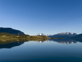 Fahrt durch die Bucht der letzten Hoffnung, Fjorde und Berge, Puerto Natales, Patagonien, Chile