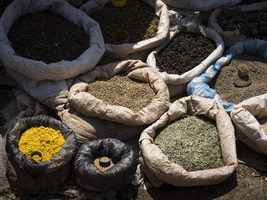 Säcke mit Gewürzen, Markt, Axum, Äthiopien, Afrika