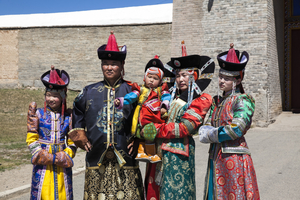 Menschen in alter traditionelle Kleidung, Mongolei