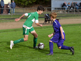 Fussball Jugend Spiel und Training, junger Spieler, Stadion der Völkerfreundschaft, Lübben, Brandenburg, Deutschland