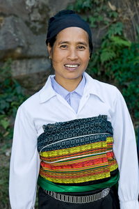 Frau von Minoritäten in traditioneller Kleidung, Vietnam