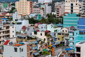 Dächer, Straßen und Häuser von Nha Trang, Vietnam