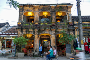 Restaurant mit alter Fassade, in Hoi An, Vietnam
