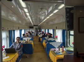 Speisewagen der Tibet-Bahn, Tibet, China